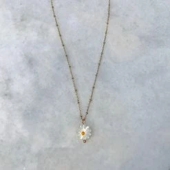 Patina Stores Gold Daisy Necklace Jewelry