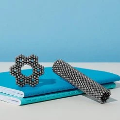 Patina Stores Classic Speks Magnetic Balls